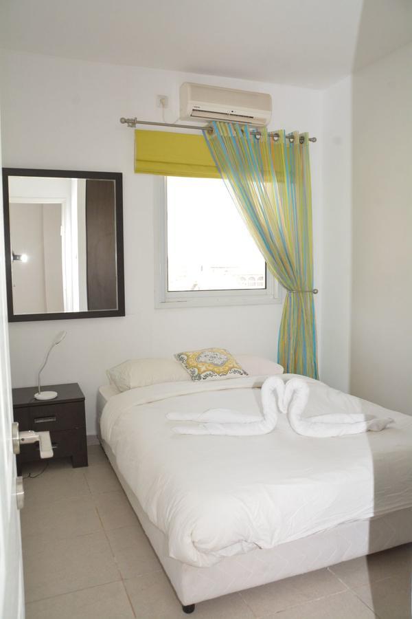 With Heated Pool And Jacuzzi Sea View 300m Front Of The Eilat