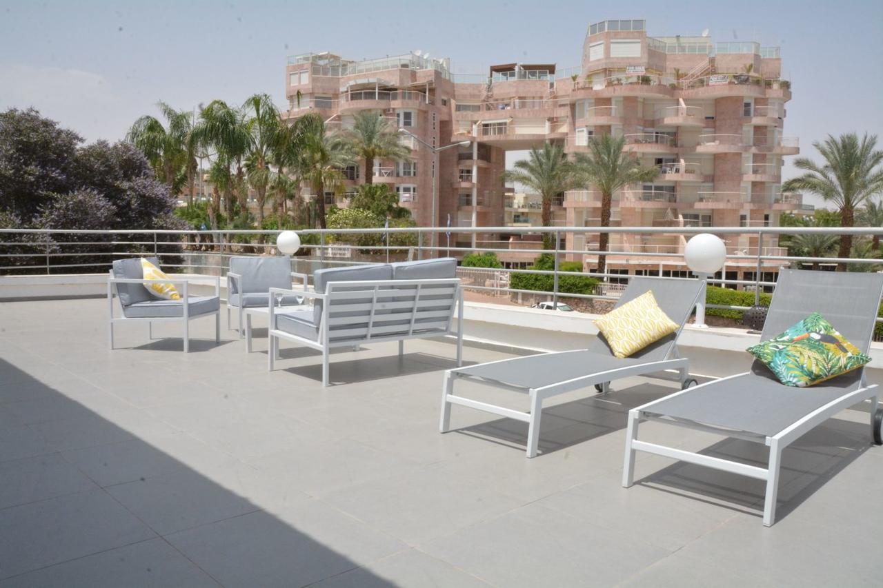 With Heated Pool And Jacuzzi Sea View 300m Front Of The Eilat