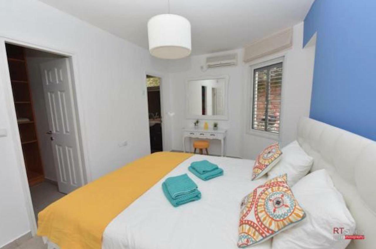Villa With Heated Pool And Jacuzzi Sea View 300m Front Of The Eilat