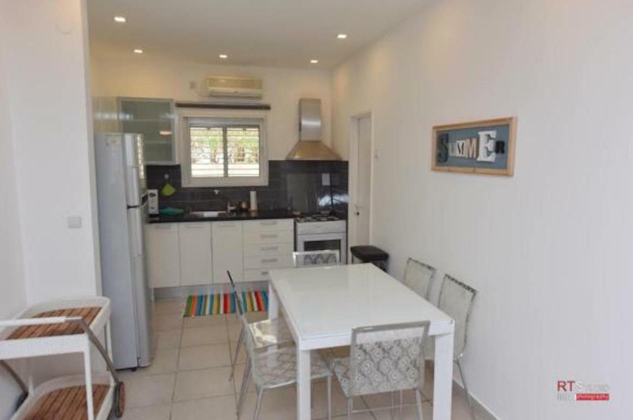Villa With Heated Pool And Jacuzzi Sea View 300m Front Of The